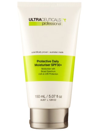 UltraCeuticals  солнцезащитный крем Protective Daily Moisturizer SPF 30  3800 руб. Тестировался на Сейшелах 28 °C....