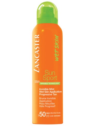 Lancaster  солнцезащитный спрей Sun Sport SPF 50 1460 руб. Тестировался  в Доминикане 30 °C. Защитный эффект сохраняется...