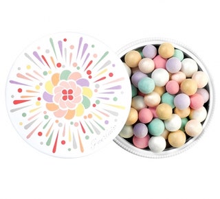 Пудра Mtorites из коллекции «Сияние жемчуга» Guerlain. 2300 руб.