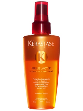 Krastase двухфазное солнцезащитное масло для волос Huile Lacte 2100 руб. Содержит ксилозу или «древесный сахар» которая...