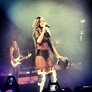 badgalriri — Рианна на концерте