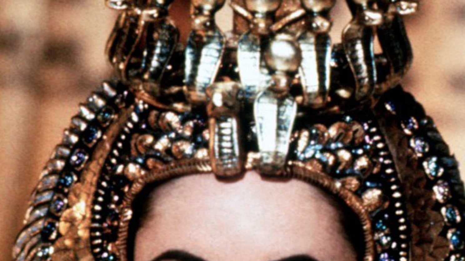 Секреты красоты Клеопатры уход за телом и лицом макияж царицы