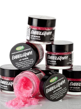 Скраб для губ Bubble Gum от Lush 350 руб. Скраб сделан с использованием особенной веганской вкусовой добавки таким...