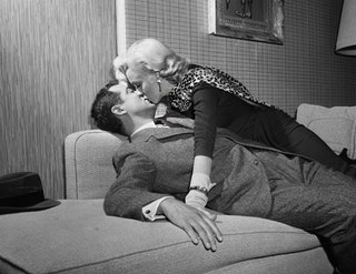 Кадр из фильма laquoДжентльмены предпочитают блондинокraquo 1953 год