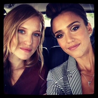 jessicaalba — Джессика Альба с подругой