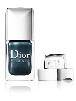 Лак для ногтей Dior Mystic Magnetics. 1365 руб.