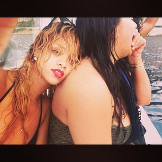badgalriri — Рианна с подругой