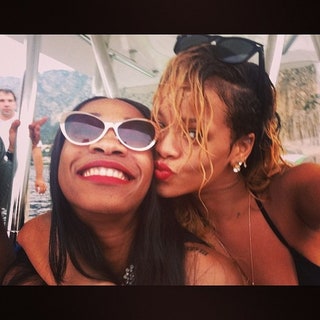 badgalriri — Рианна с подругой