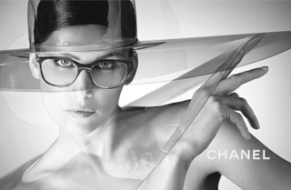 Летиция Каста в рекламе Chanel Eyewear.