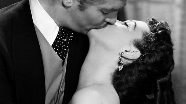 10 лучших поцелуев в кино