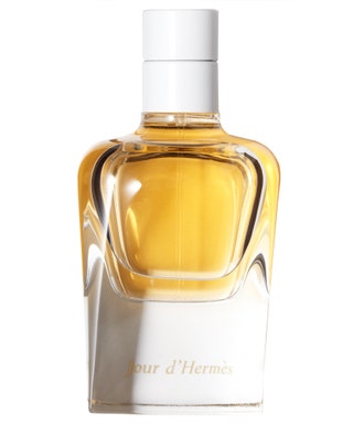 Hermès парфюмерная вода Jour dHermès 85 мл 5400 руб. Этот свежий весенний аромат парфюмер ЖанКлод Эллена «собрал» из...