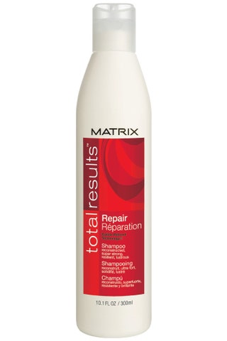 Средства для волос. Matrix восстанавливающий шампунь Total Results Repair. Этот шампунь я использую когда надо смыть...