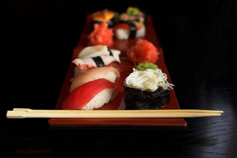 Блюда японской кухни можно найти почти что в любом кафе но не везде их готовят по правилам.