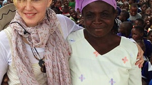 Мадонна привезла детей в Малави