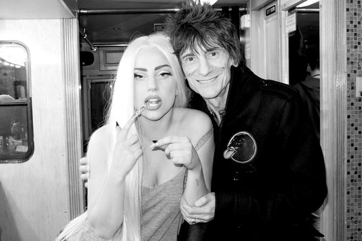 Леди Гага за кулисами концерта Rolling Stones