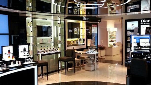 Allure — Открытие парфюмерного корнера Dior