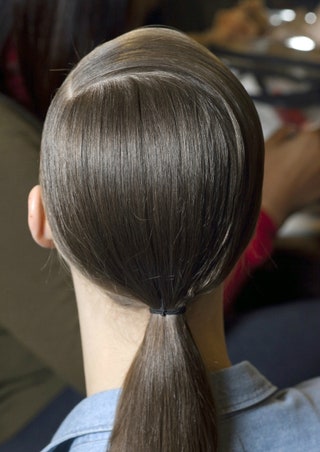 Гладкие волосы. Loewe осеньзима 20122013