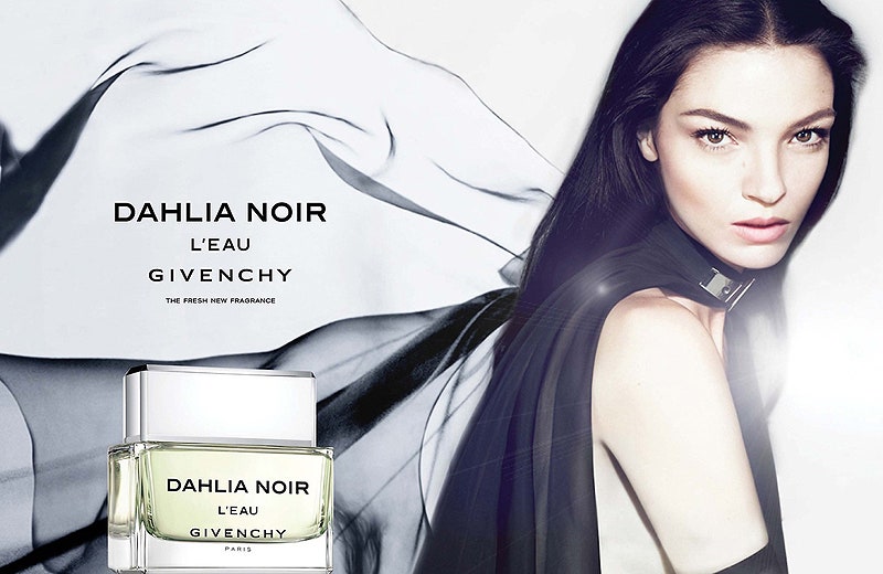 Мариякарла Босконо в рекламе аромата Dahlia Noir L'Eau
