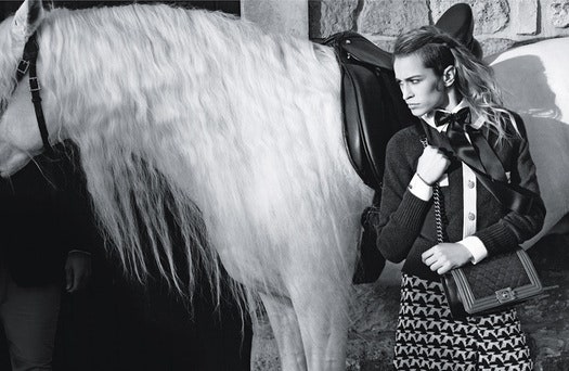 Элис Деллал в рекламной кампании Chanel