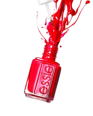Профессиональная линия лаков Essie. Цена 1 лака — 500 руб.