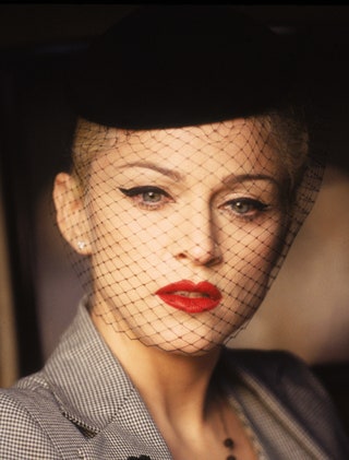 Мадонна клип Take a bow 1994 . «Она показала мне сценарий клипа. Я предложила ей макияж в стиле Авы Гарднер. И хотя до...