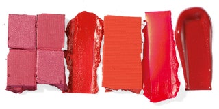 Макияж в красных тонах. 1. Румяна Blush Radiance 5 Yves Saint Laurent. 2. Помада Lasting Finish Alarm Rimmel London. 3....