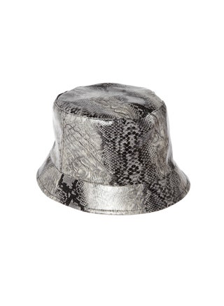 Шляпа из искусственной кожи 699 руб. OVS