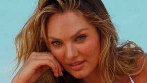 Кэндис Свэйнпоул на съемках для Victoria's Secret