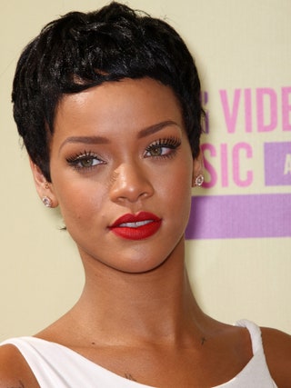 Яркие губы. Рианна на премии MTV VMA 2012 22 июля 2012 года