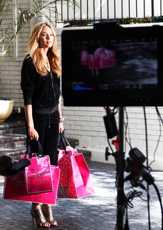Кэндис Свэйнпоул на съемках для Juicy Couture