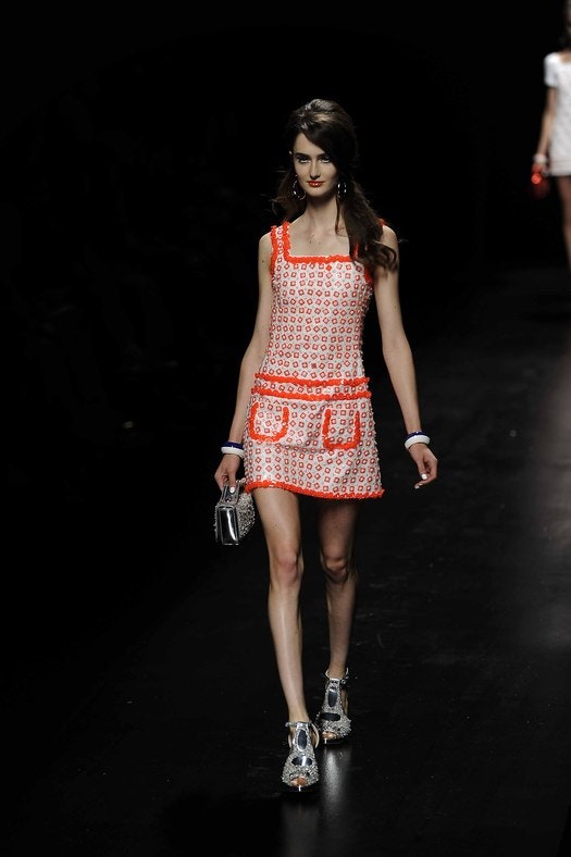 Moschino весна 2013