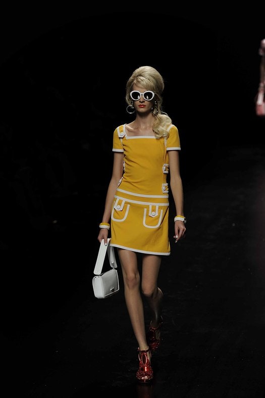 Moschino весна 2013