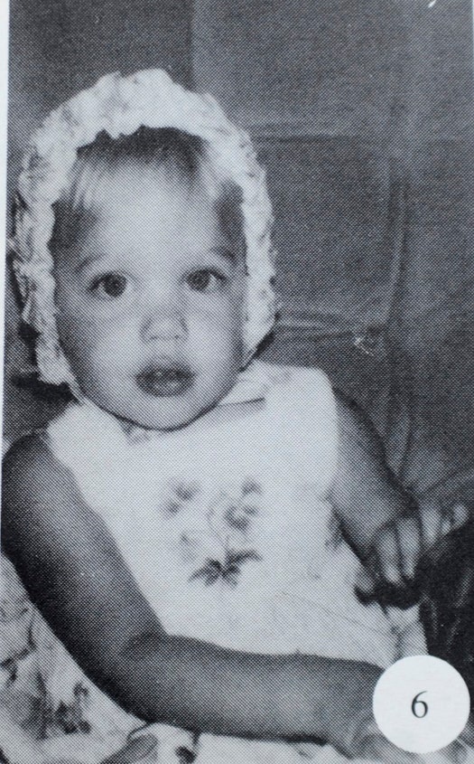 Анджелина Джоли фото в детстве и юности