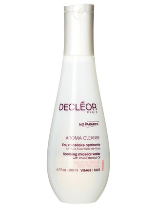 Вторник — Declor. Мицеллярная вода Aroma Cleanse 1215 руб. Средство с легким запахом розы отлично снимает макияж  и с...