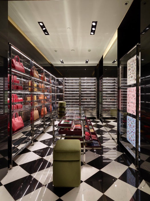 Открылся новый магазин Prada в Москве
