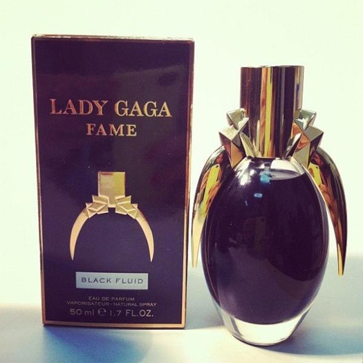 Леди Гага показала флакон своего парфюма