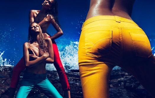 Радужная рекламная кампания Calvin Klein Jeans
