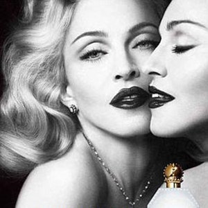 Мадонна рекламирует парфюм Truth or Dare