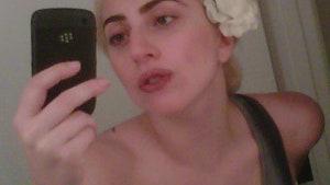 Леди Гага показалась без макияжа