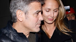 Джордж Клуни и Стейси Киблер празднуют в Мексике