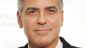 У Джорджа Клуни малярия