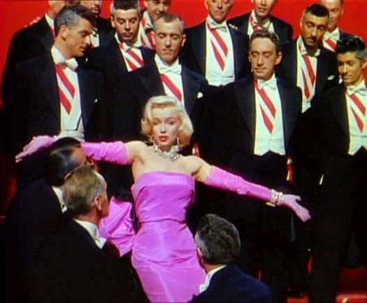 Розовое платье Мэрилин Монро ушло с молотка