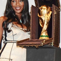 Louis Vuitton создал кофр для Кубка мира по футболу