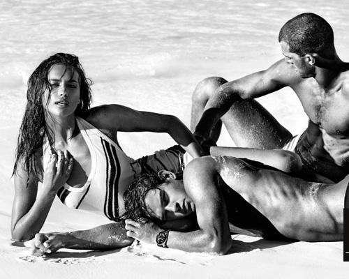 Ирина Шейк  звезда пляжной кампании Armani Exchange