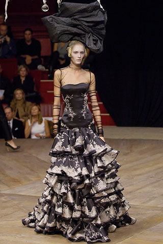 Памяти модельера лучшие платья Alexander McQueen на звездах и подиуме