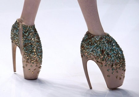 Памяти модельера лучшие платья Alexander McQueen на звездах и подиуме