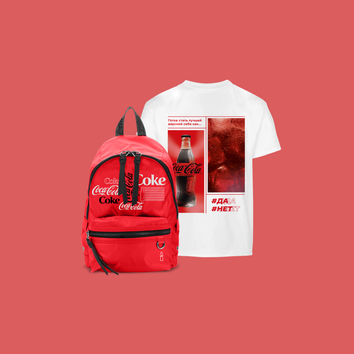 Красные футболка и рюкзак