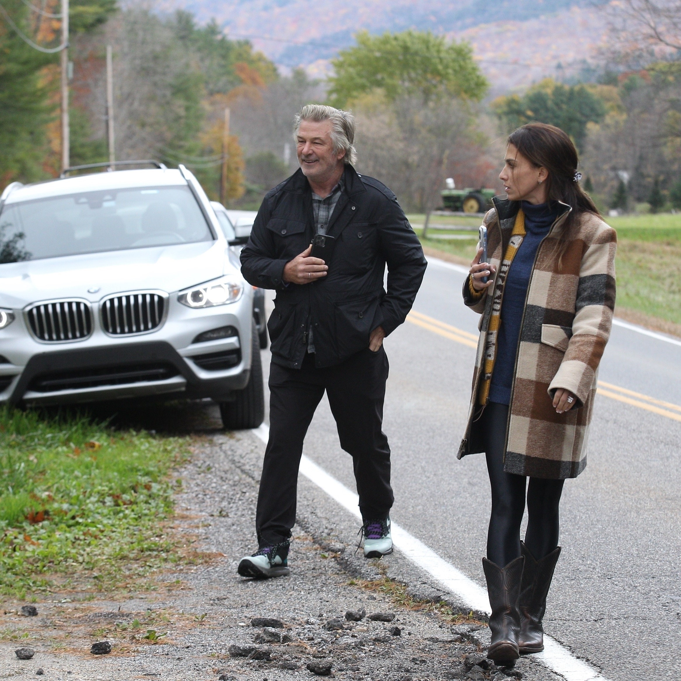 Алек и Хилария Болдуин общаются с журналистами в Вермонте