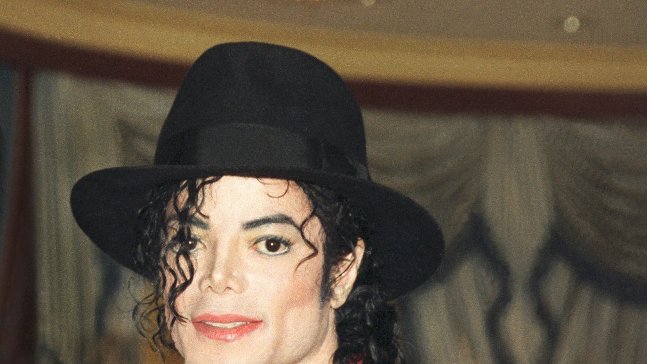 «Он пытался делать жизнь лучше» младший сын Майкла Джексона впервые за долгое время появился на телевидении и рассказал...