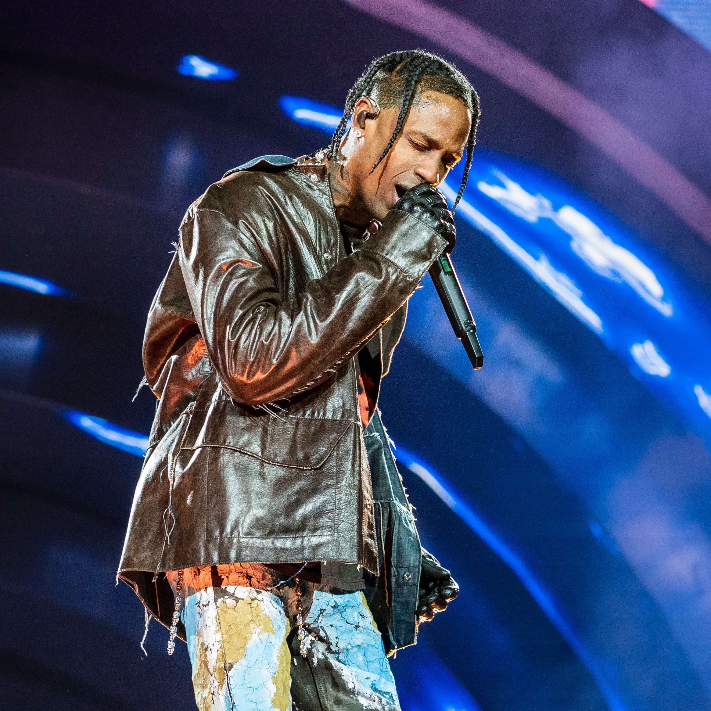 Трэвис Скотт вернет деньги всем посетителям концерта на Astroworld Festival, во время которого погибли люди